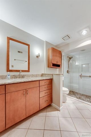 5375 N Kenrick Parke Drive 208, Shrewsbury, MO 63119