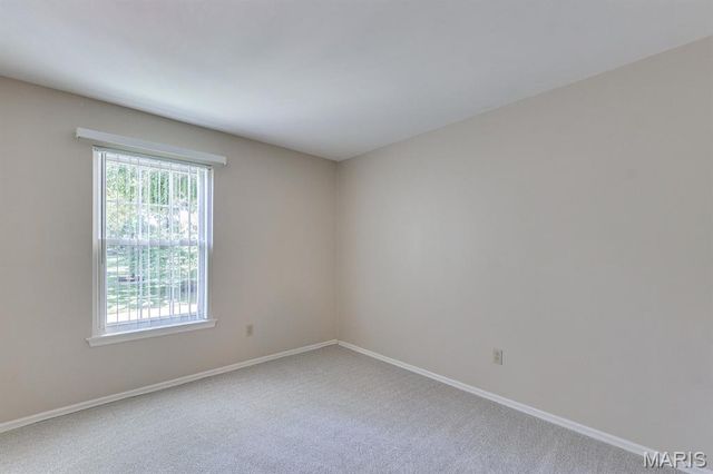 5375 N Kenrick Parke Drive 208, Shrewsbury, MO 63119