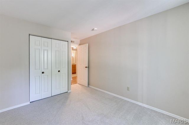 5375 N Kenrick Parke Drive 208, Shrewsbury, MO 63119
