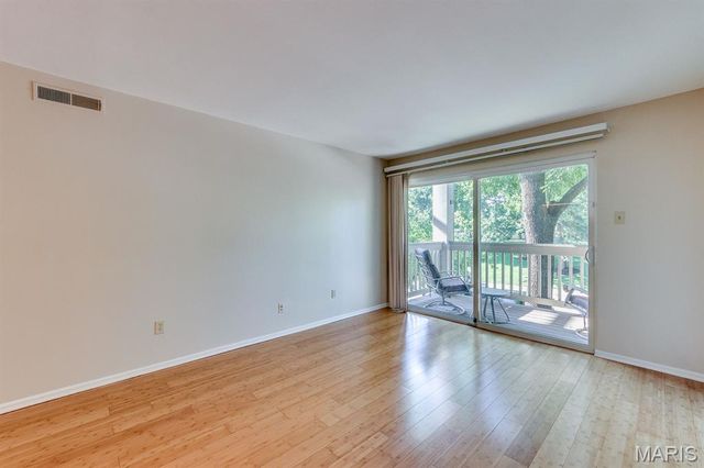 5375 N Kenrick Parke Drive 208, Shrewsbury, MO 63119