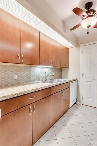 5375 N Kenrick Parke Drive 208, Shrewsbury, MO 63119