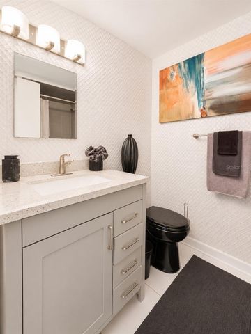 4660 OCEAN BOULEVARD Q, Sarasota, FL 34242