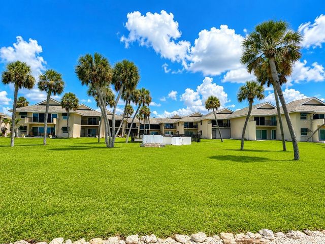 4660 OCEAN BOULEVARD Q, Sarasota, FL 34242
