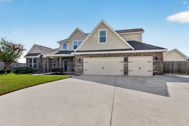 9642 Keeneland Circle, Mont Belvieu, TX 77523