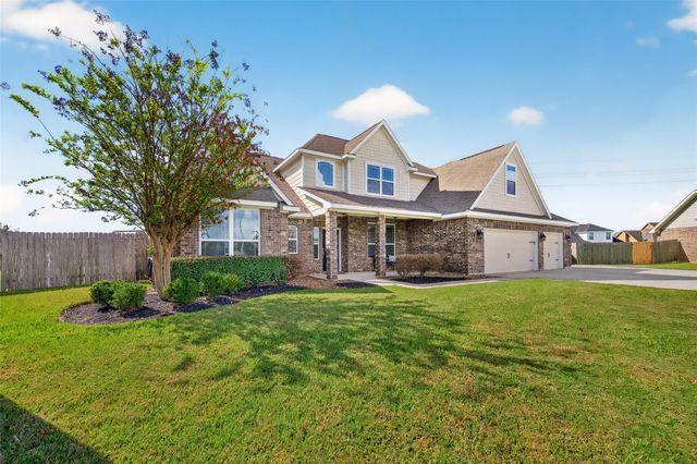 9642 Keeneland Circle, Mont Belvieu, TX 77523