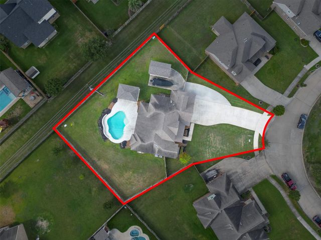 9642 Keeneland Circle, Mont Belvieu, TX 77523