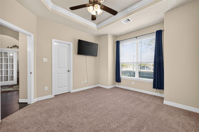 9642 Keeneland Circle, Mont Belvieu, TX 77523