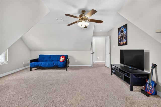 9642 Keeneland Circle, Mont Belvieu, TX 77523