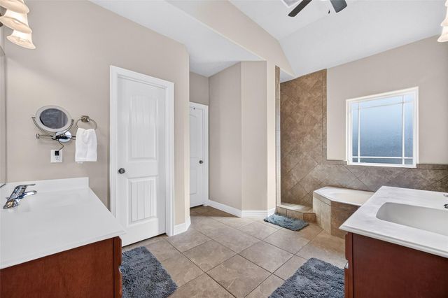 9642 Keeneland Circle, Mont Belvieu, TX 77523
