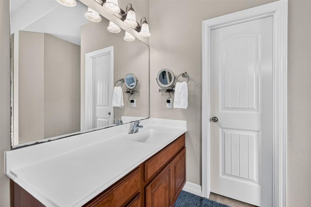 9642 Keeneland Circle, Mont Belvieu, TX 77523