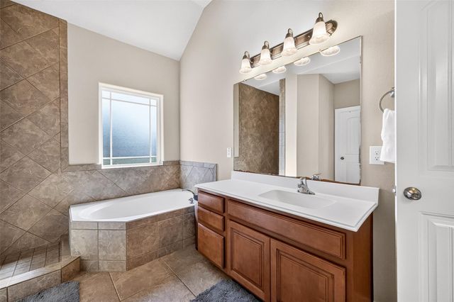 9642 Keeneland Circle, Mont Belvieu, TX 77523