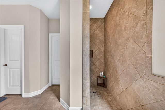 9642 Keeneland Circle, Mont Belvieu, TX 77523