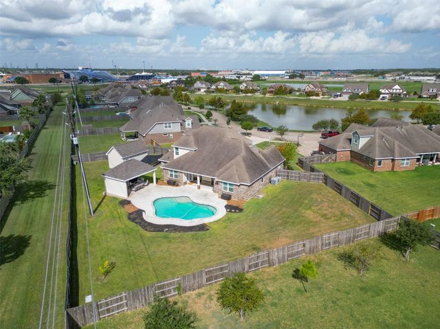 9642 Keeneland Circle, Mont Belvieu, TX 77523