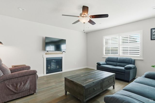 3769 Mocha Ln, Santa Rosa, CA 95403