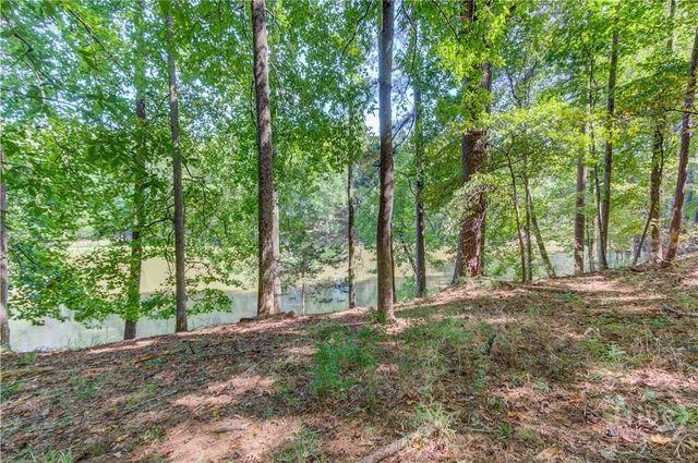 211 Buck Trail, Hoschton, GA 30548