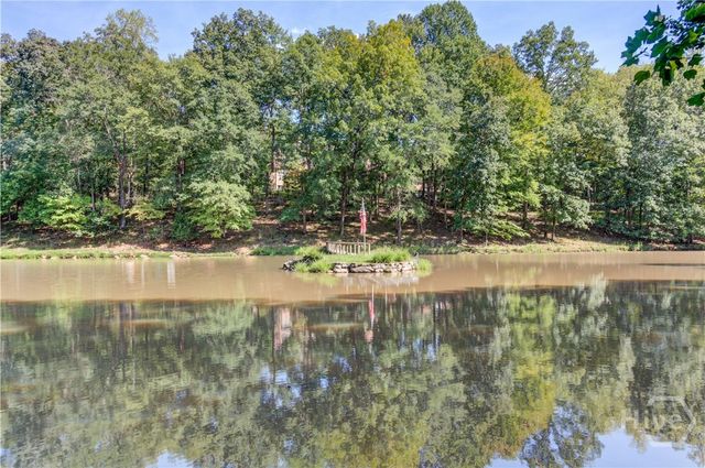 211 Buck Trail, Hoschton, GA 30548