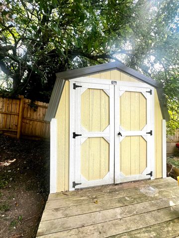 230 S Lucas Street, Junction City, KY 40440