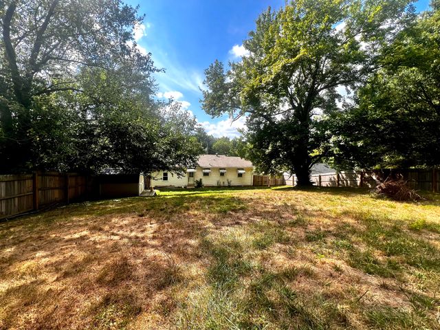 230 S Lucas Street, Junction City, KY 40440