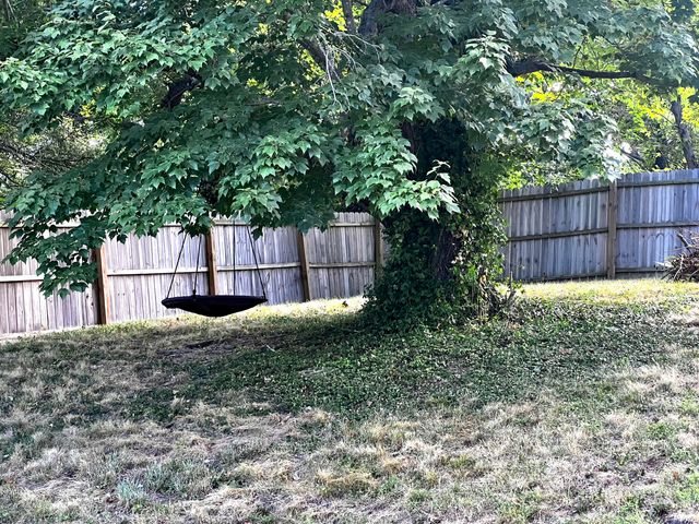 230 S Lucas Street, Junction City, KY 40440