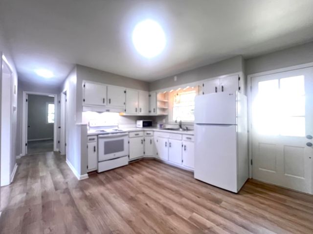 230 S Lucas Street, Junction City, KY 40440