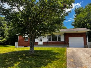 230 S Lucas Street, Junction City, KY 40440