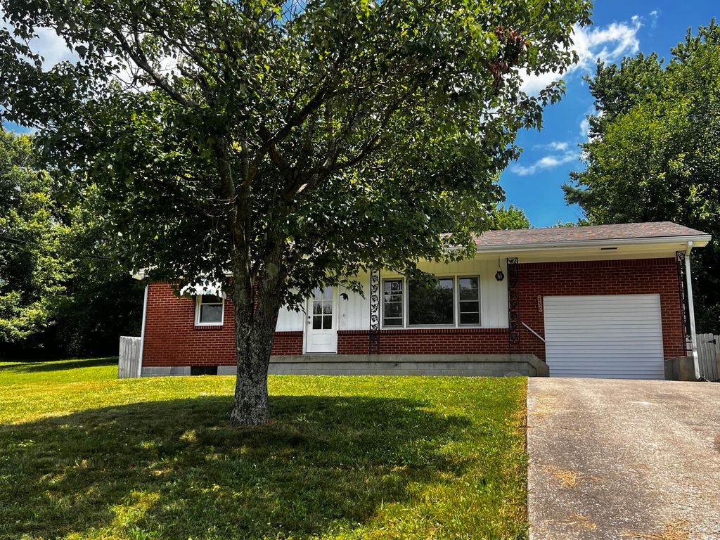 230 S Lucas Street, Junction City, KY 40440