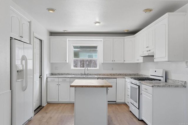 127 Flamingo Drive, Oceanside, CA 92054