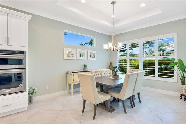 9215 Orchid Cove Circle, Vero Beach, FL 32963