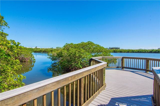 9215 Orchid Cove Circle, Vero Beach, FL 32963