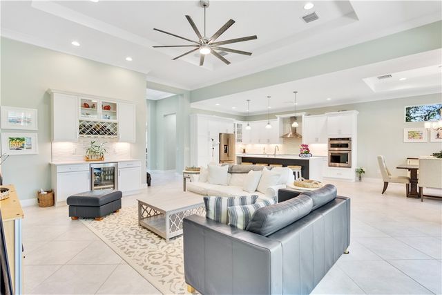 9215 Orchid Cove Circle, Vero Beach, FL 32963