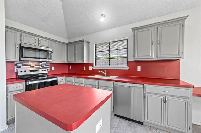 2338 Stillwater Drive, Mesquite, TX 75181