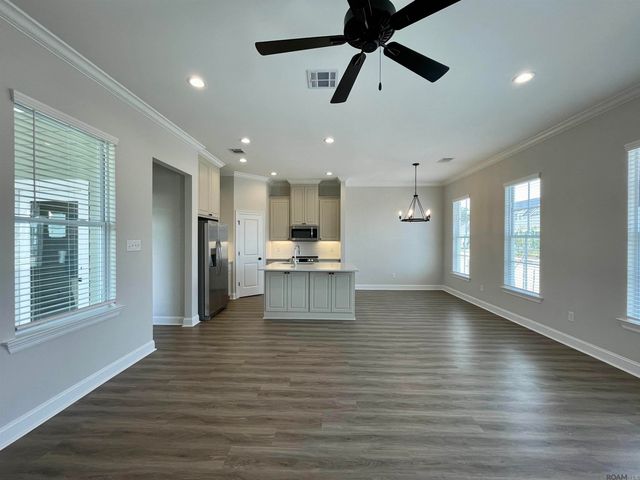 1274 Haymarket St, Zachary, LA 70791