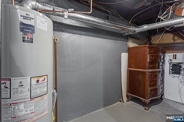 2-30 32nd Street, Fair Lawn, NJ 07410