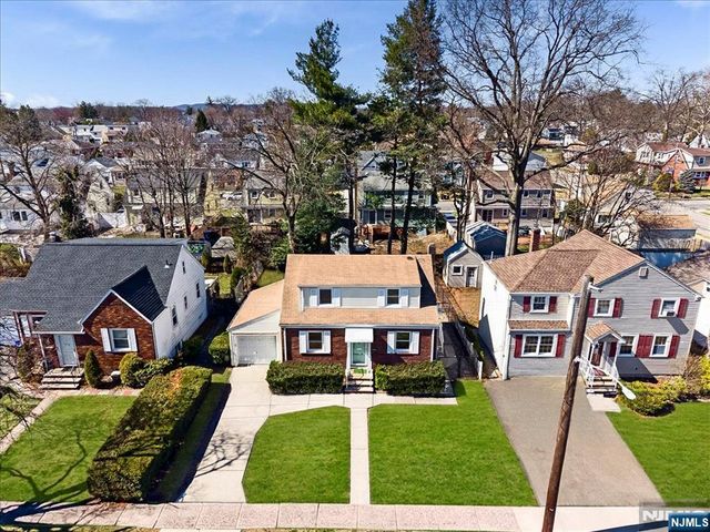 2-30 32nd Street, Fair Lawn, NJ 07410