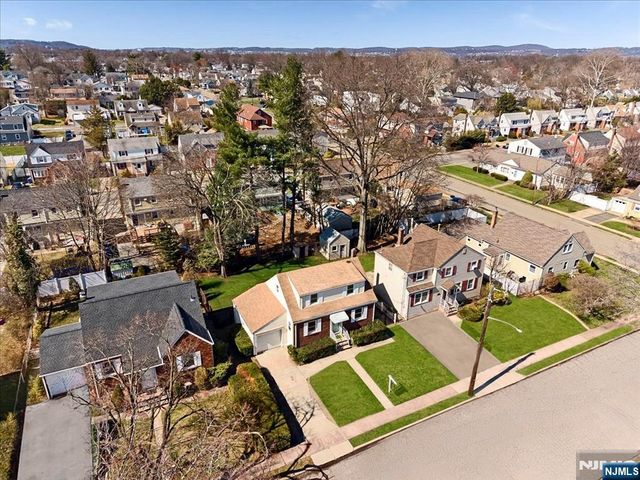 2-30 32nd Street, Fair Lawn, NJ 07410