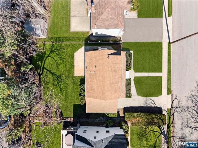 2-30 32nd Street, Fair Lawn, NJ 07410