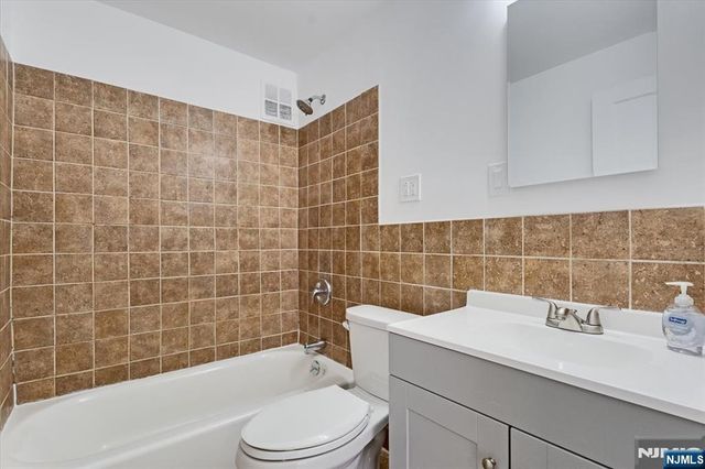 2-30 32nd Street, Fair Lawn, NJ 07410