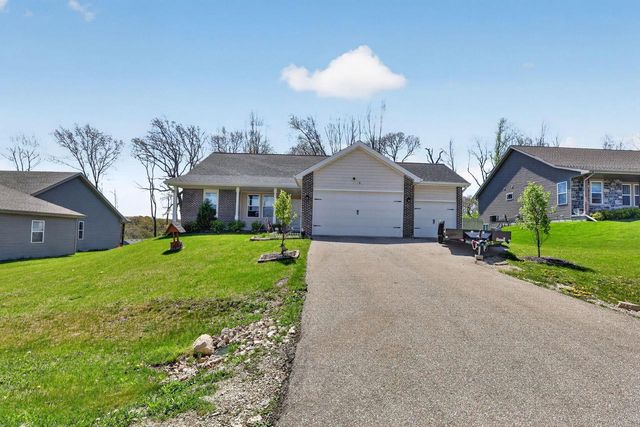 934 E Superior Drive, Edgerton, WI 53534