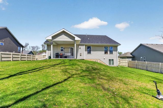 934 E Superior Drive, Edgerton, WI 53534