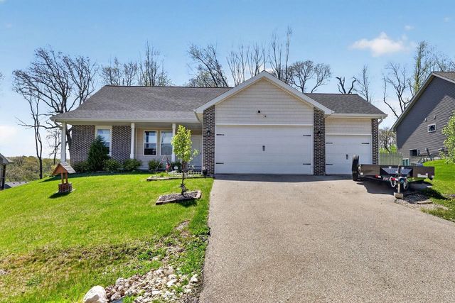 934 E Superior Drive, Edgerton, WI 53534