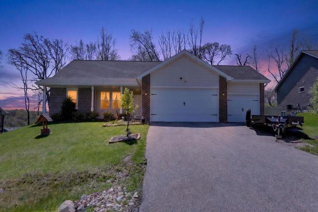 934 E Superior Drive, Edgerton, WI 53534