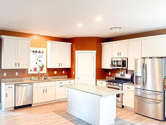 934 E Superior Drive, Edgerton, WI 53534
