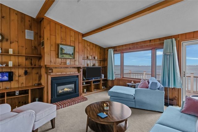 240 Shawomet Avenue, Warwick, RI 02889