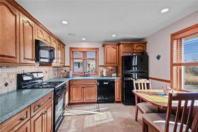 240 Shawomet Avenue, Warwick, RI 02889