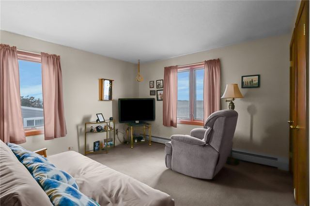 240 Shawomet Avenue, Warwick, RI 02889