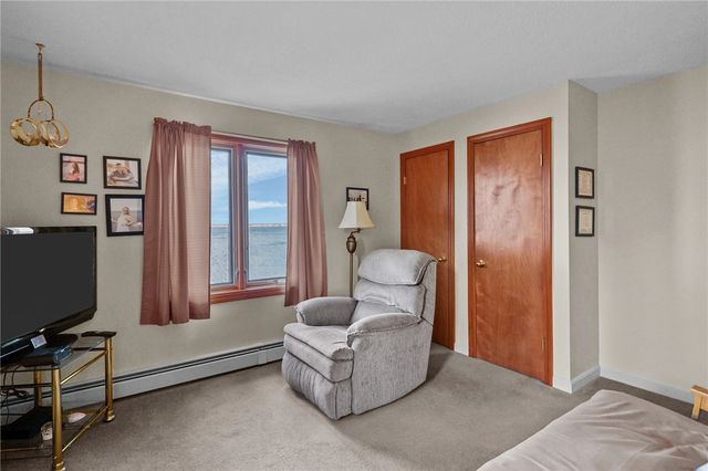 240 Shawomet Avenue, Warwick, RI 02889