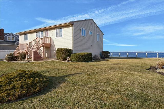 240 Shawomet Avenue, Warwick, RI 02889