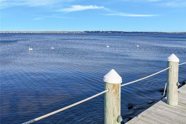 240 Shawomet Avenue, Warwick, RI 02889