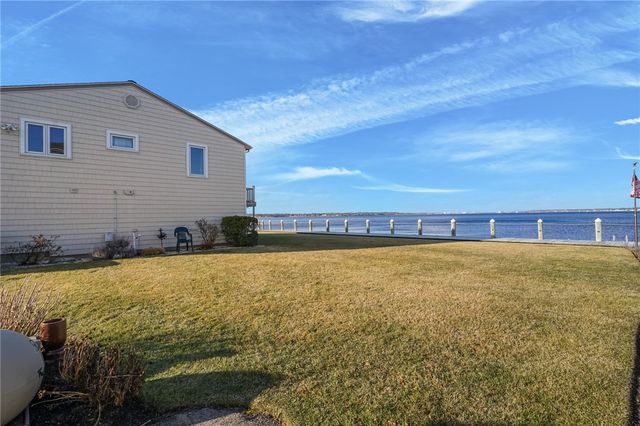 240 Shawomet Avenue, Warwick, RI 02889