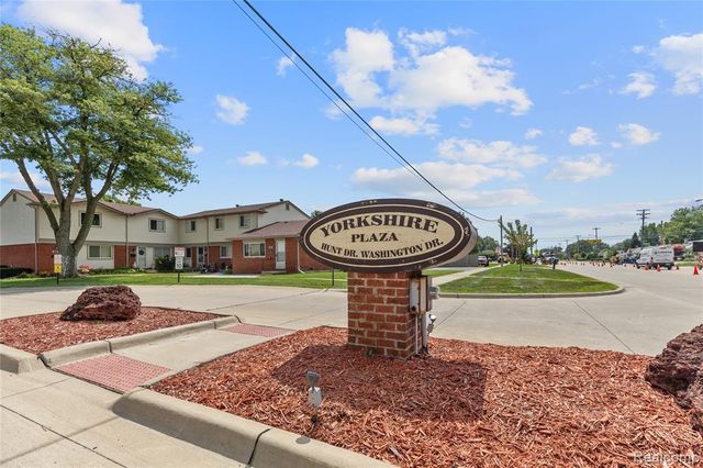 20825 Washington Street, Roseville, MI 48066